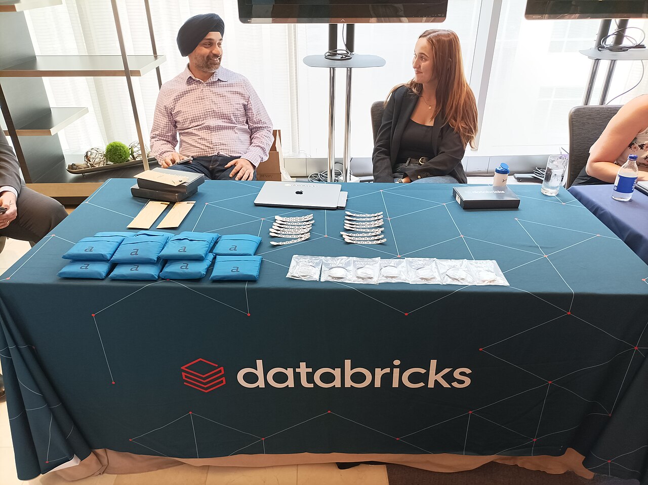Databricks Data and AI Summit 2026 Recap Surfaces on Hacker News — DatabricksBooth