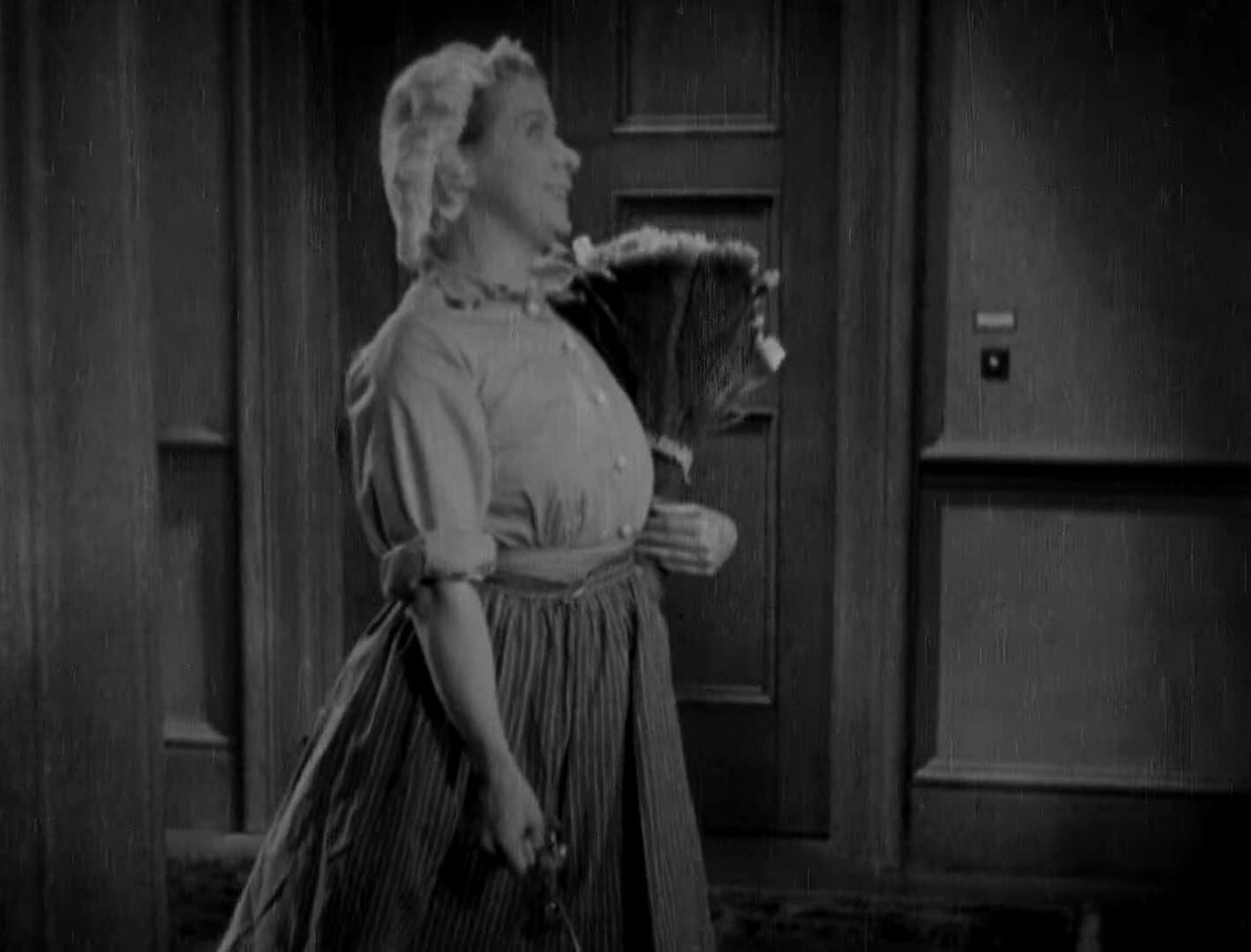 Safari Agent Refuses to Price Award Flights When Data Conflicts — The Lady Refuses (George Archainbaud, 1931)