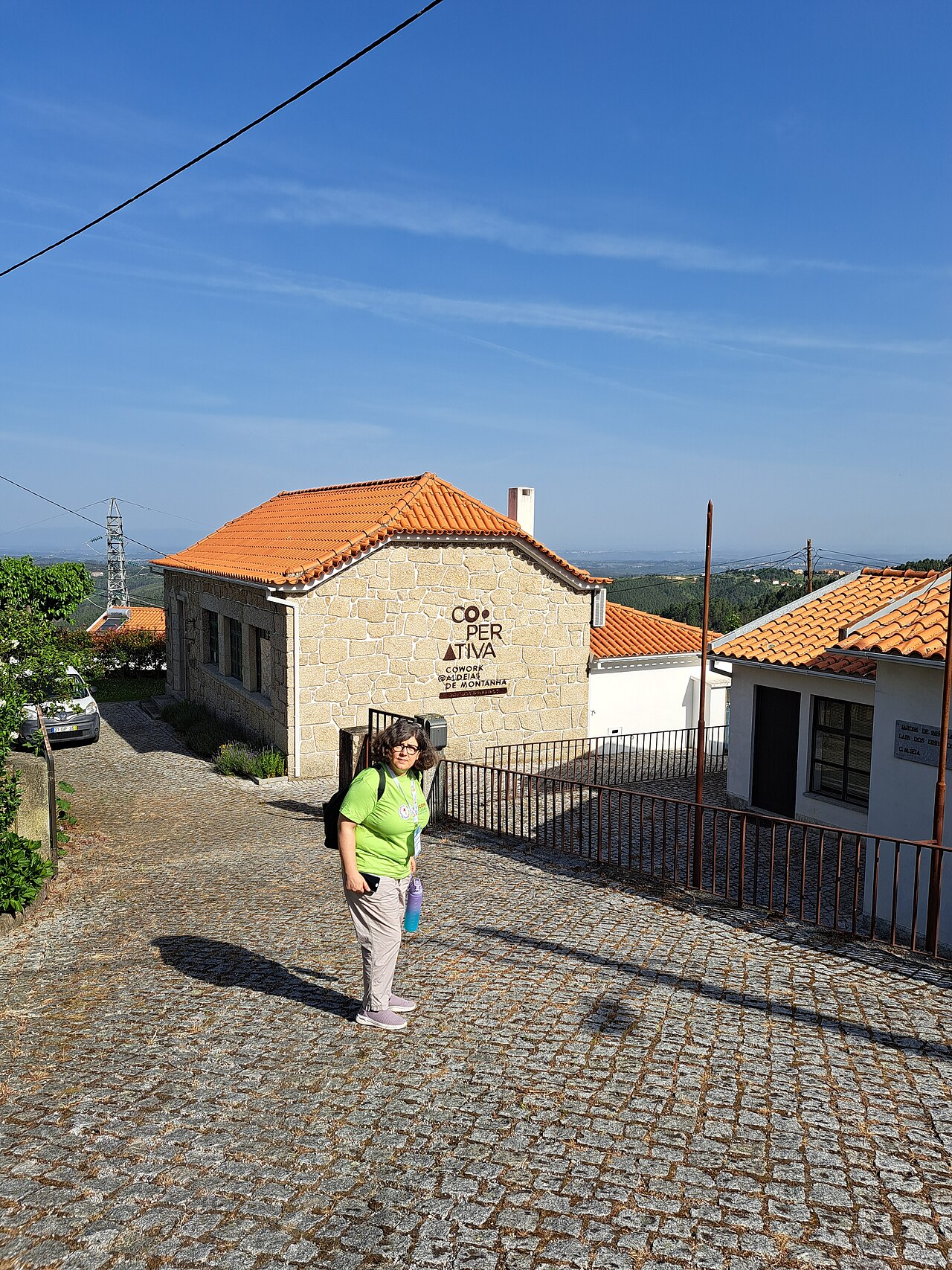 Anthropic Folds Cowork Into Claude, Chasing Enterprise Utility Over Viral Growth — WikiC9nPT at Espaço Cooperativa Cowork de Lapa dos Dinheiros