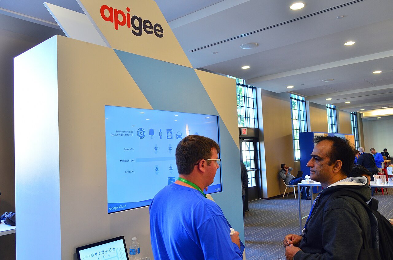 Google Apigee Hybrid 1.17.0 Adds MCP Data Plane for Enterprise AI Actions — GoogleCloudApigeeBooth