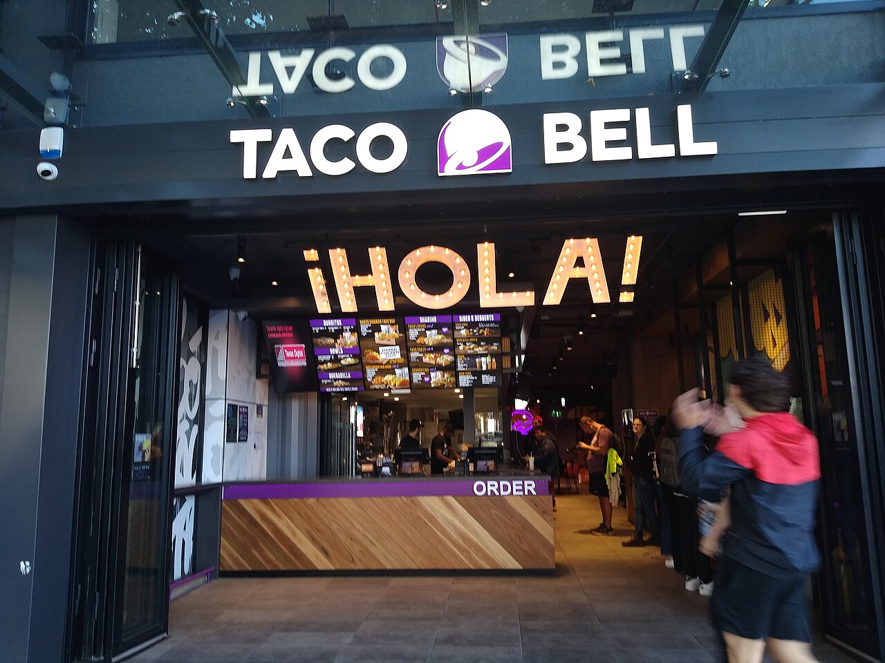 Taco Bell Drive-Thru AI Bot Boosts Employee Retention by Streamlining Operations — Taco bell sydney